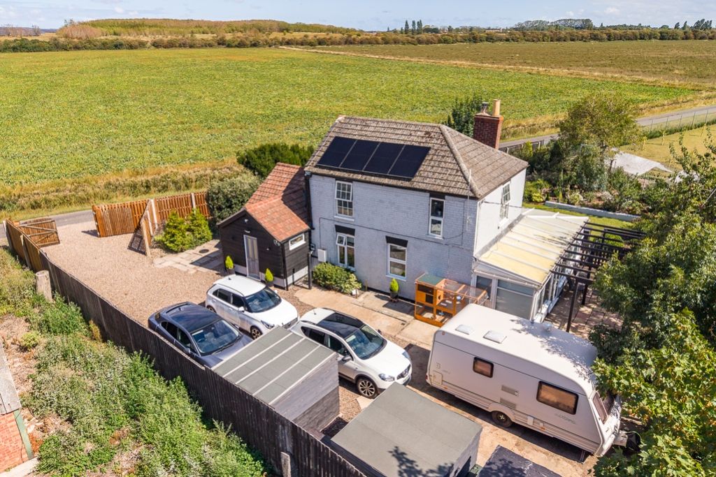 Property photo 2 of 33 Easemore (Wyberton)-2