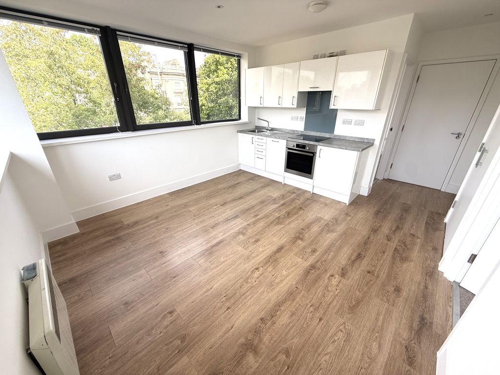 Property photo 3 of 10 Img_9633