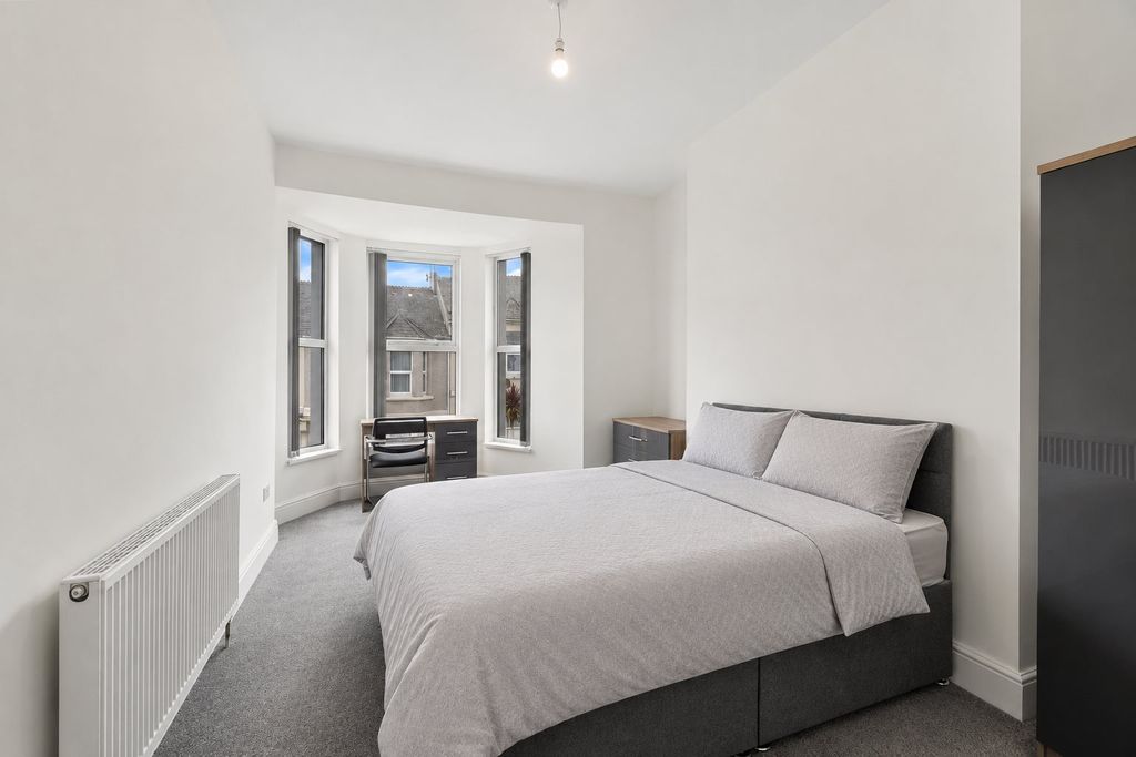 Property photo 1 of 6 1