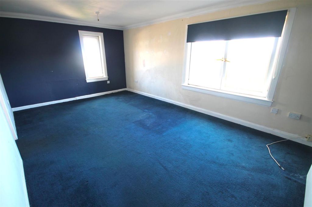 Property photo 2 of 6 Lounge