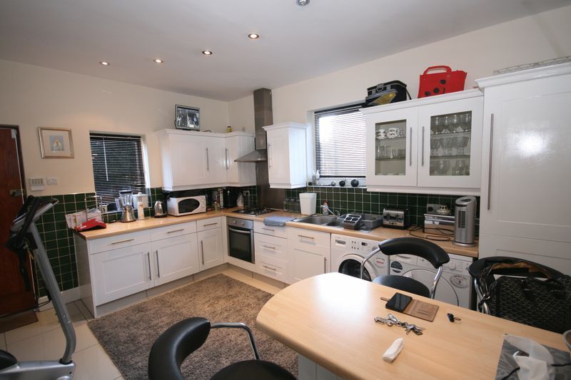 Property photo 3 of 6 Gallery