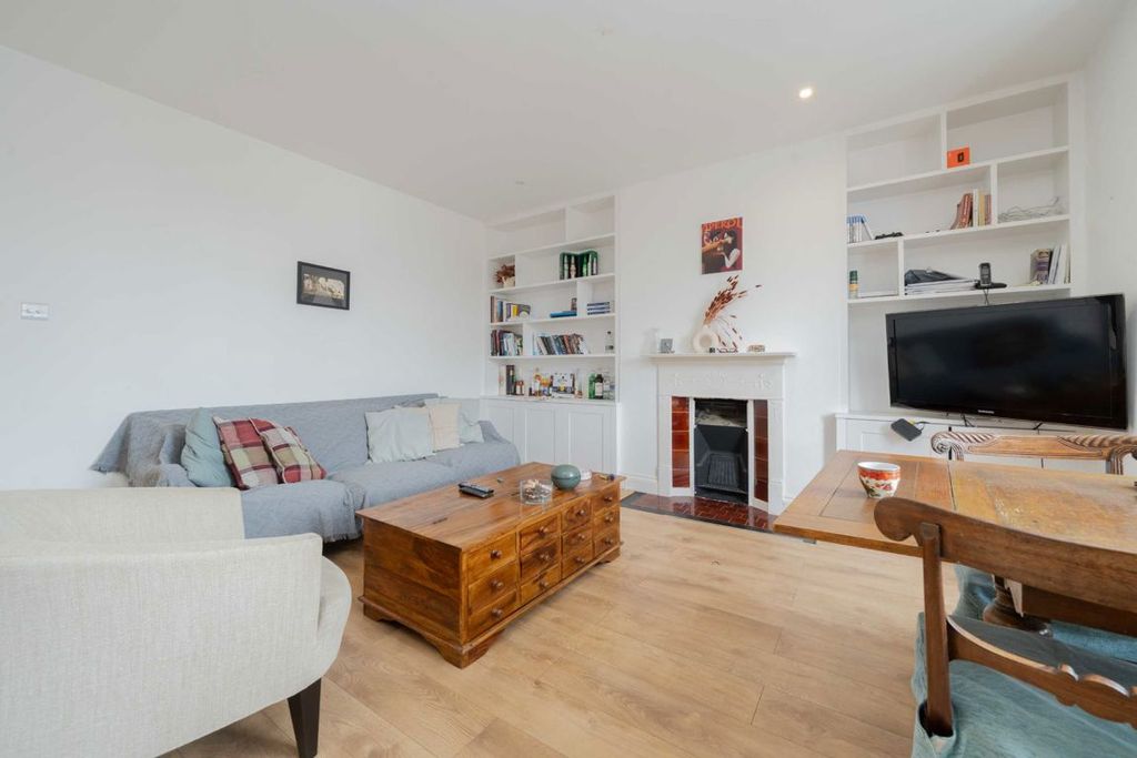 Property photo 3 of 7