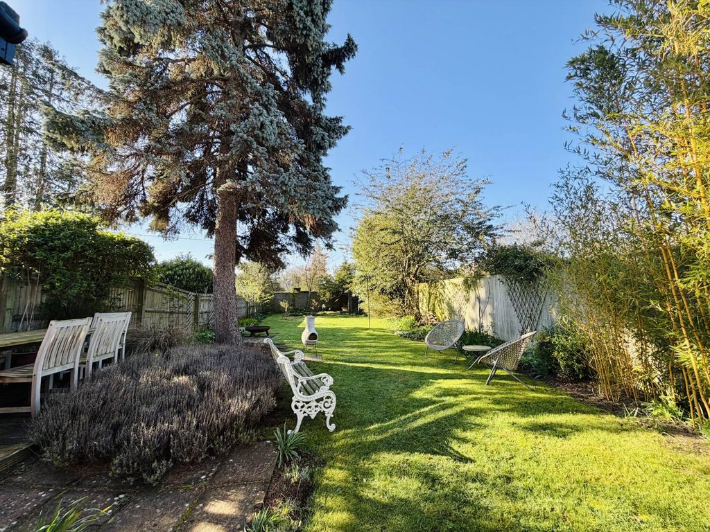 Property photo 2 of 20