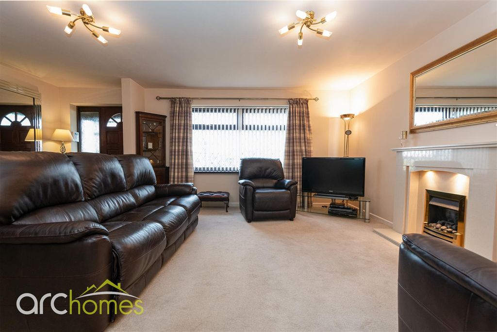 Property photo 3 of 18 Leigh Road-12.Jpg