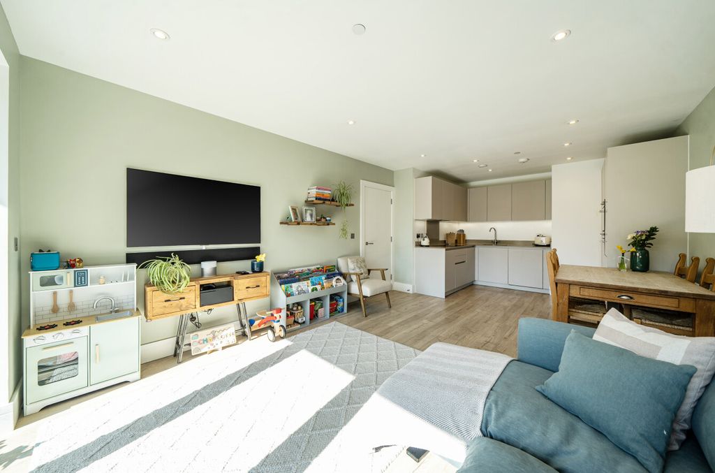 Property photo 2 of 19 1431350-14-69Bbdc...