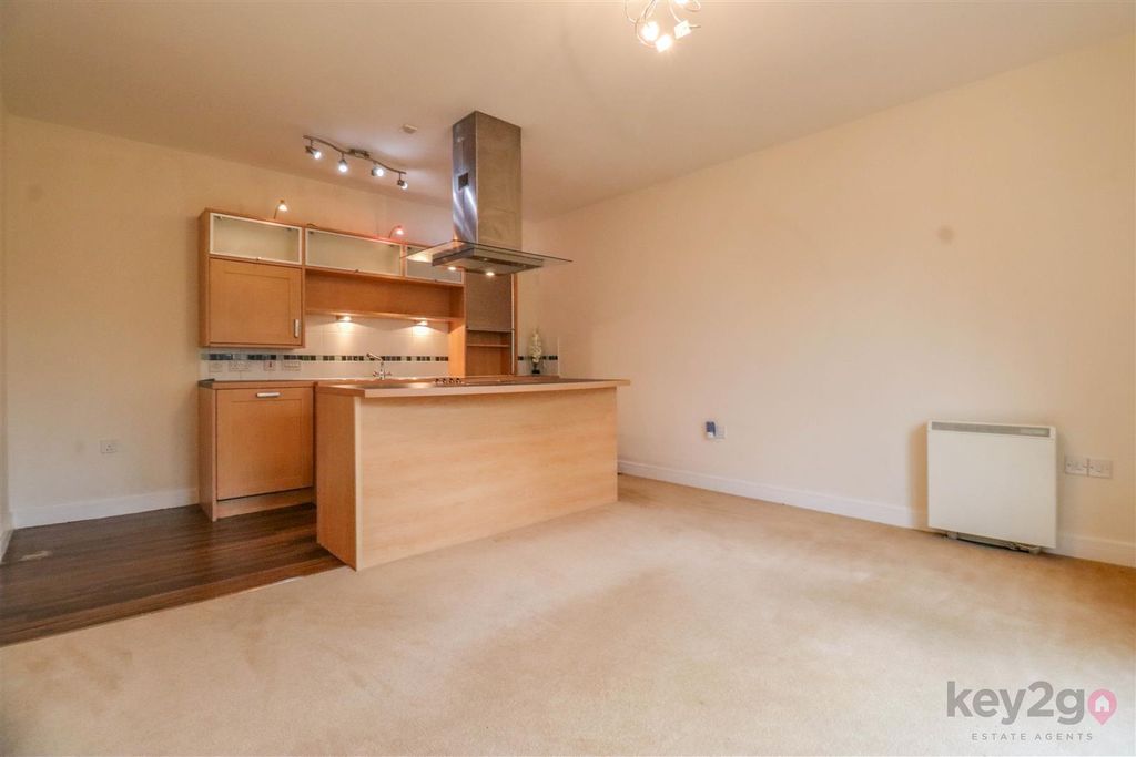 Property photo 2 of 14 Img_0624-Img_0626.Jpg