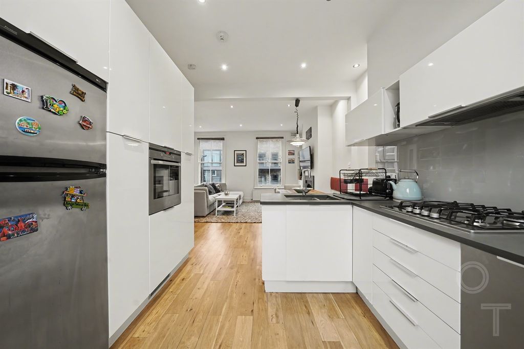 Property photo 2 of 12 Kitchen