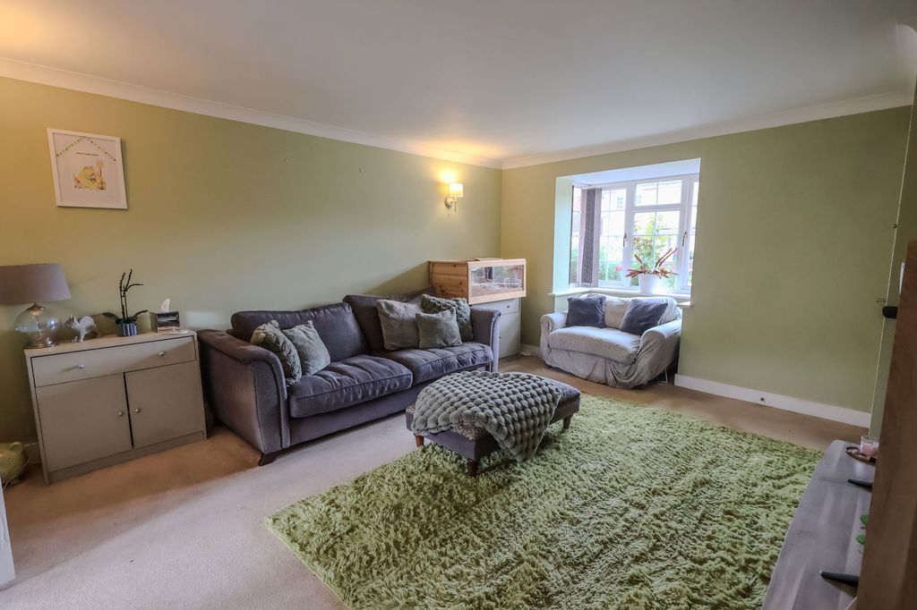 Property photo 2 of 33