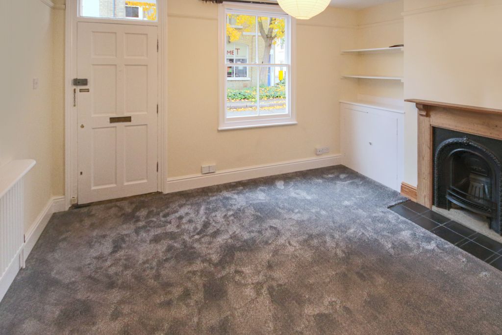 Property photo 2 of 8