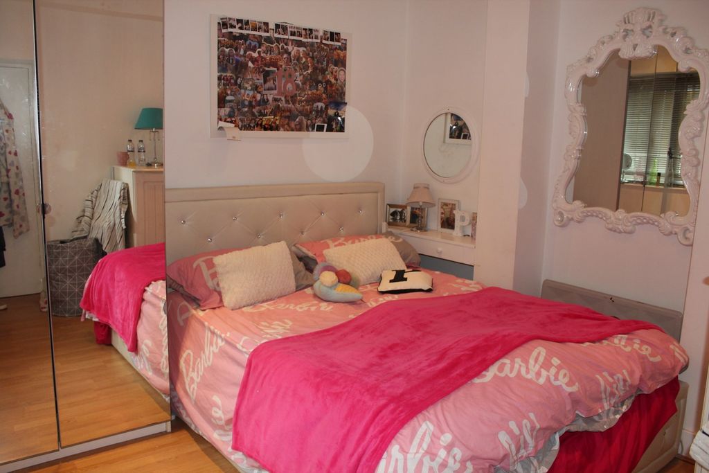 Property photo 3 of 6