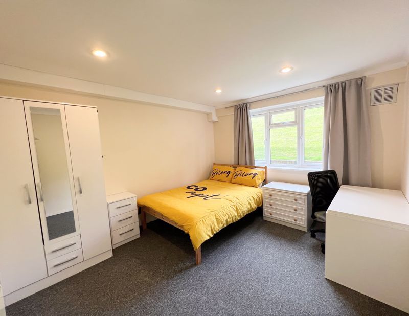 Property photo 1 of 10 Photo 14