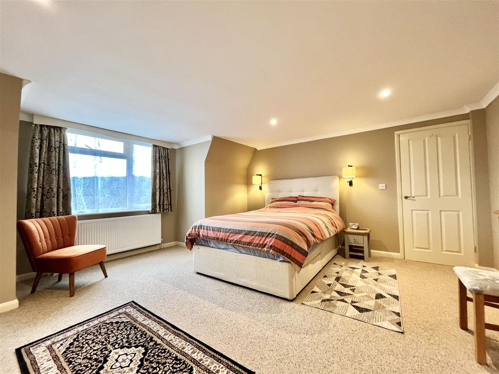 Property photo 3 of 29