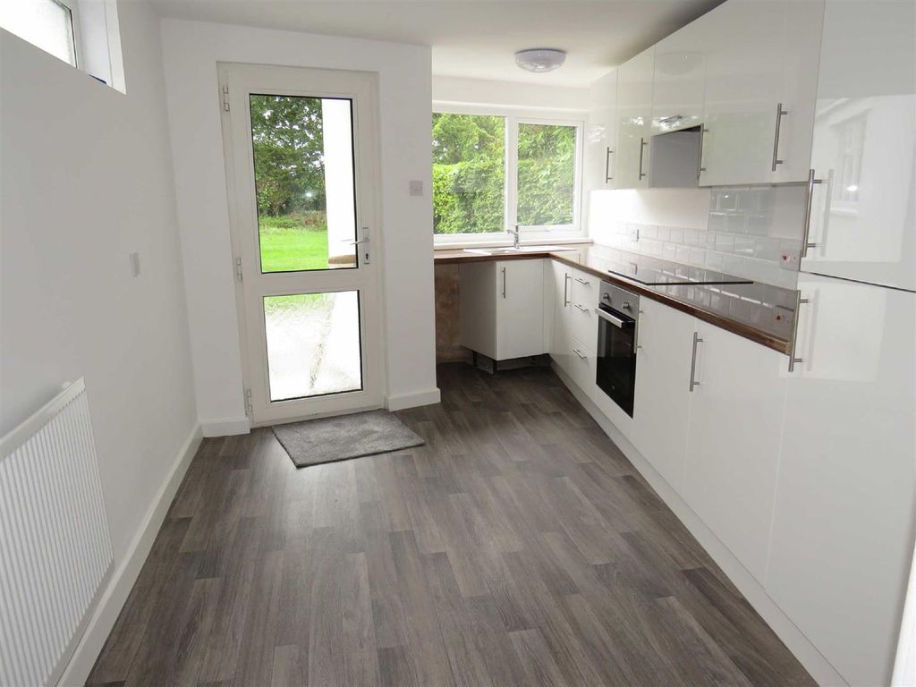 Property photo 2 of 16 Kitchen