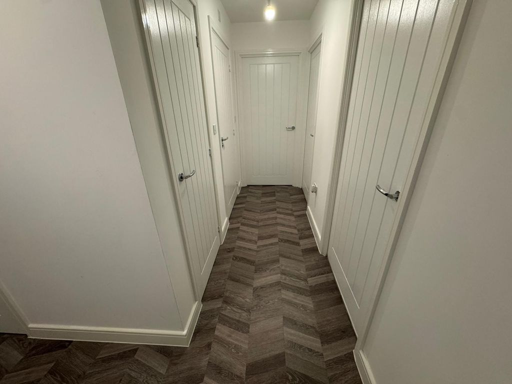 Property photo 3 of 27