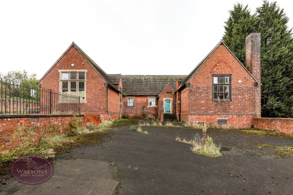 Property photo 1 of 23