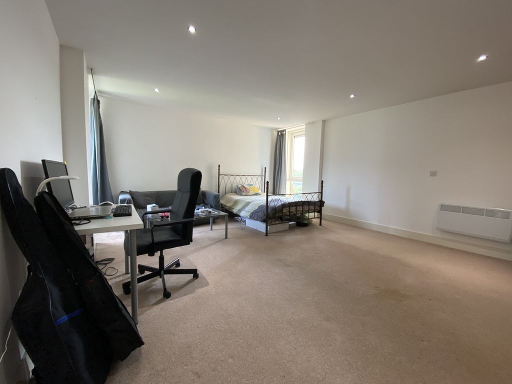 Property photo 3 of 6