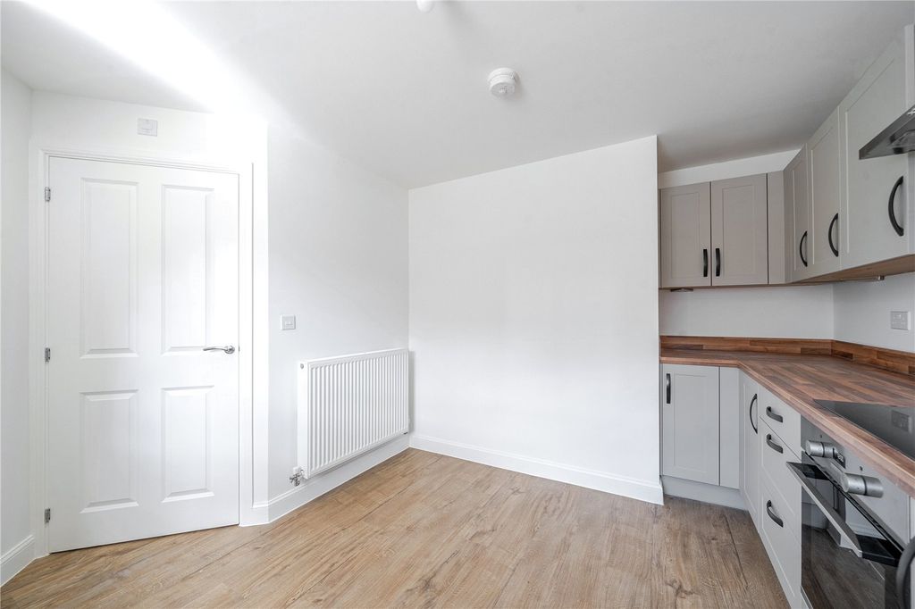 Property photo 3 of 13 Picture No. 18