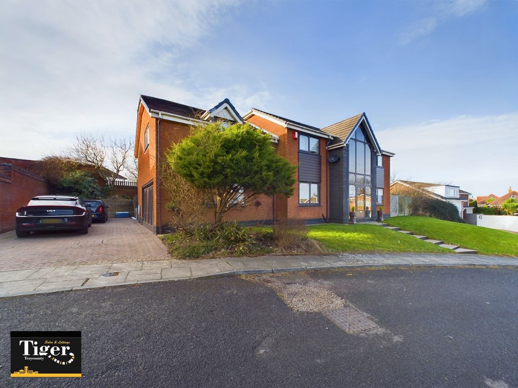 Property photo 2 of 49