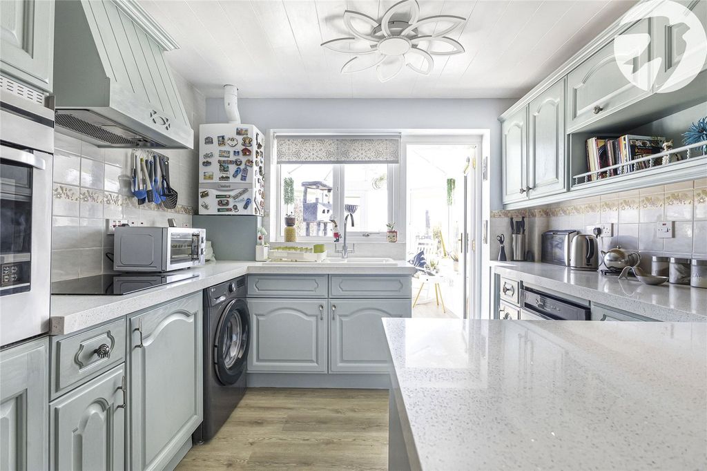 Property photo 3 of 16 Picture No. 26