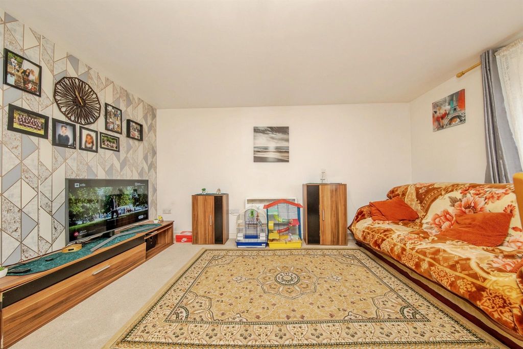 Property photo 2 of 14