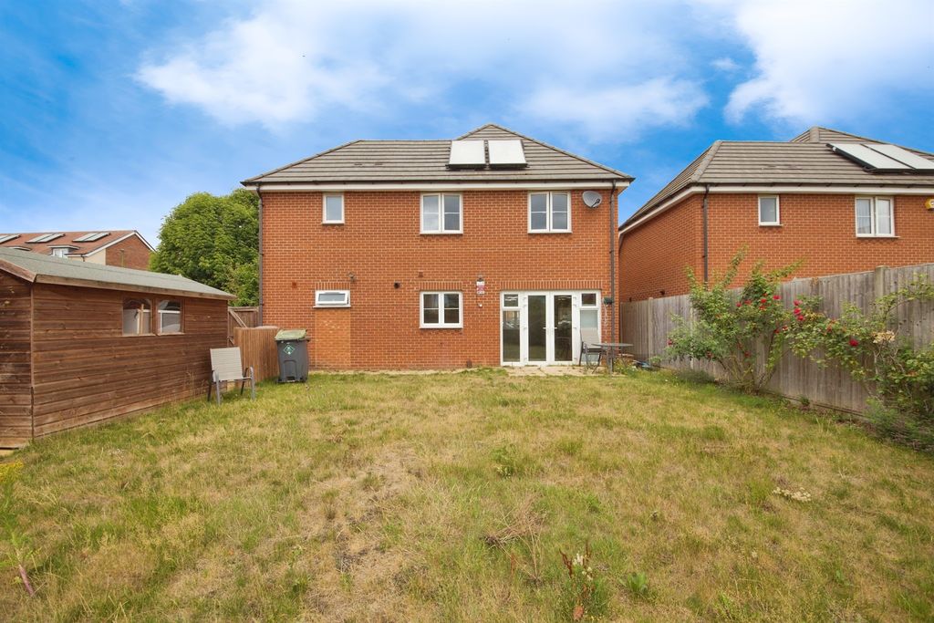 Property photo 2 of 17