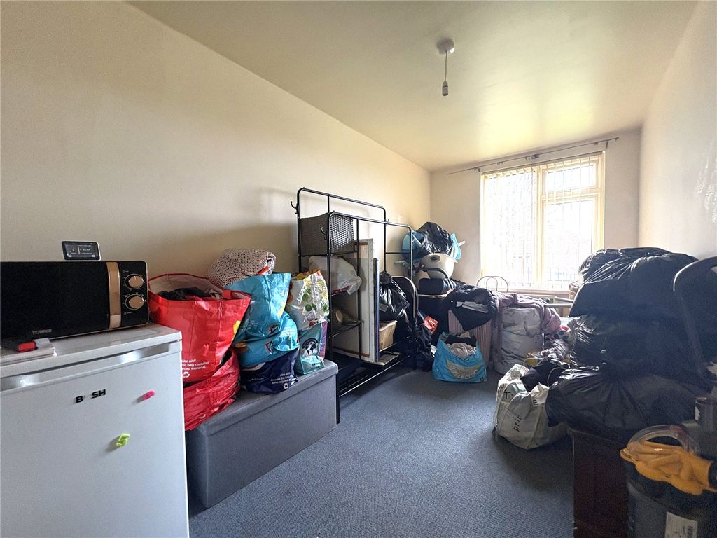 Property photo 3 of 6 Picture No. 04