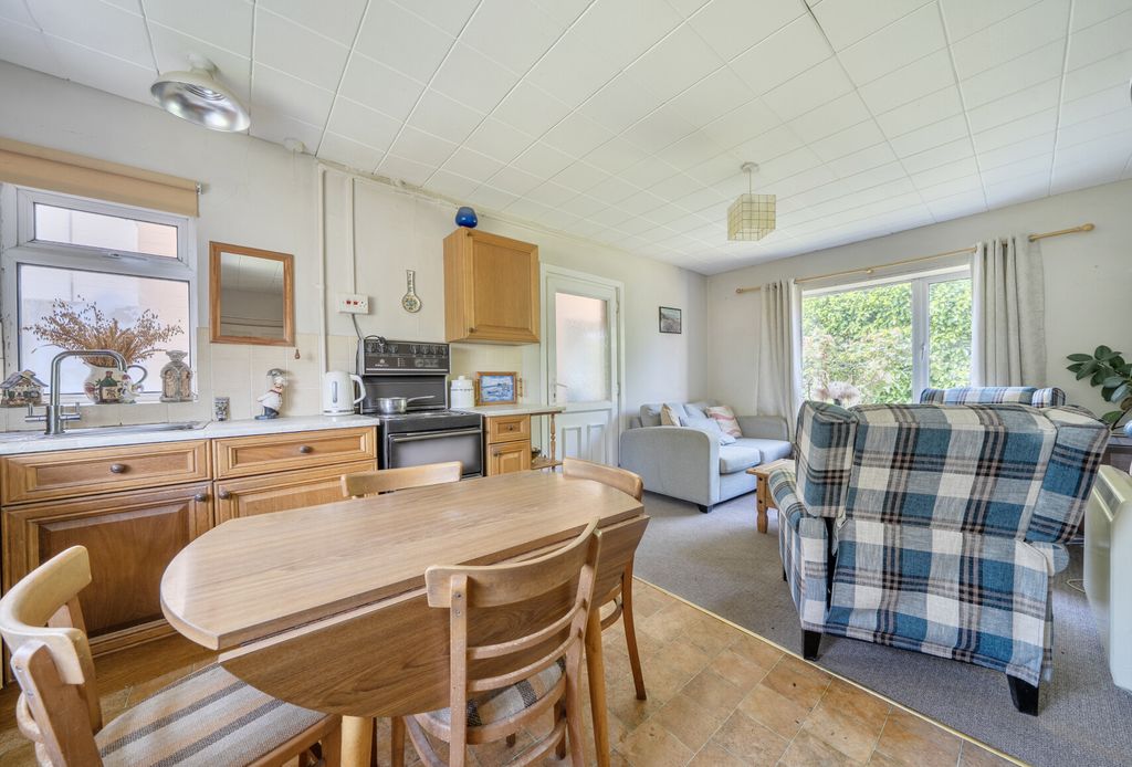 Property photo 2 of 10 1465588-9-6A15cd0...