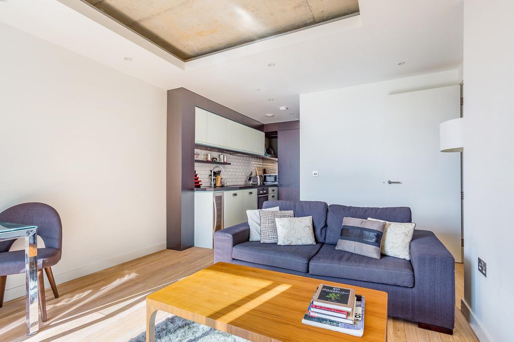 Property photo 3 of 9