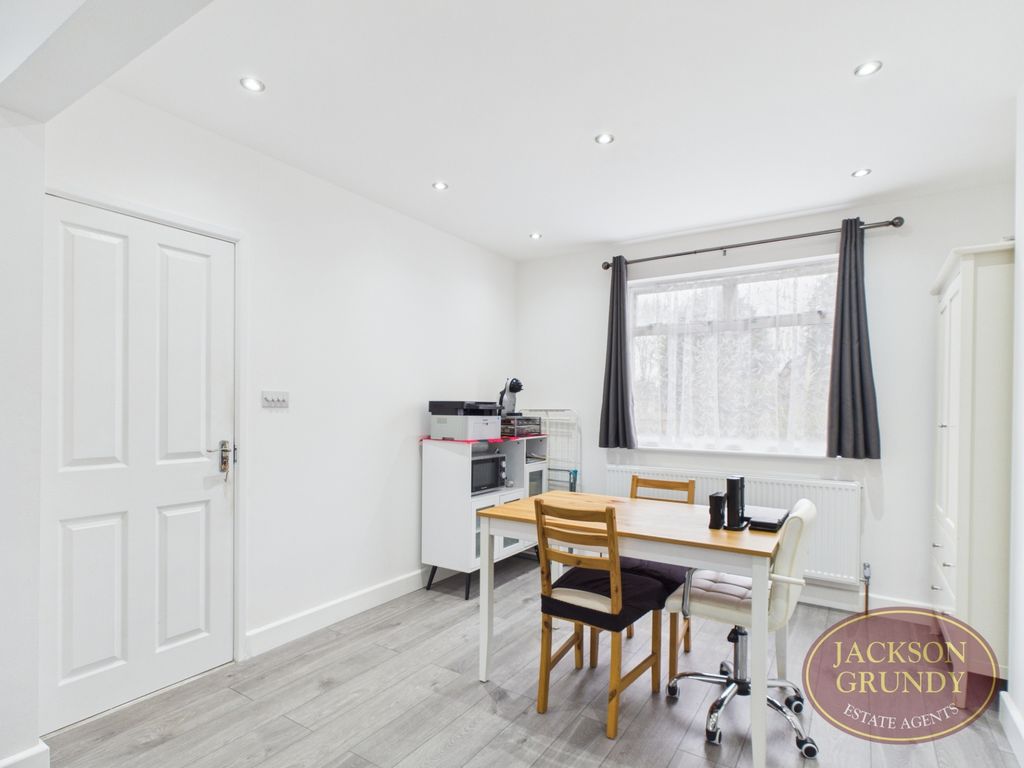 Property photo 3 of 20 Dining Area