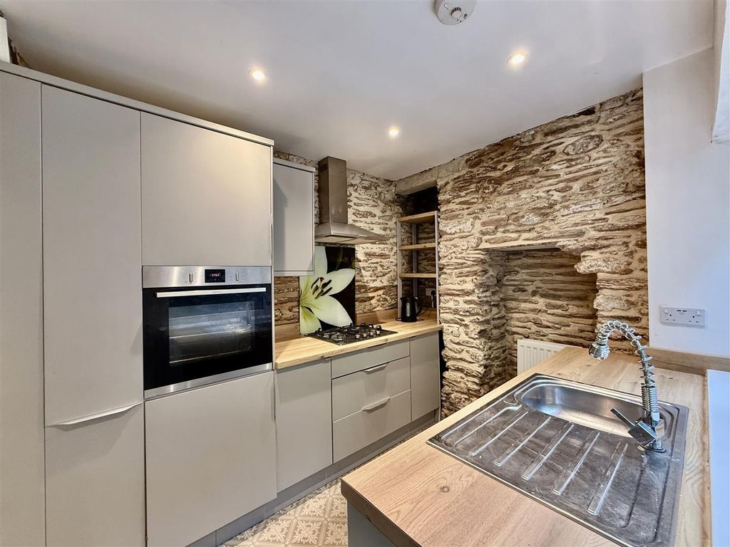 Property photo 2 of 21 Kitchen__.Jpeg