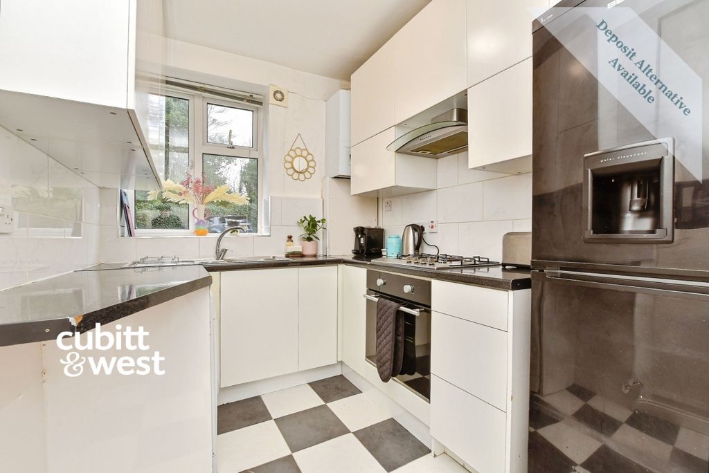 Property photo 2 of 15 Kitchen