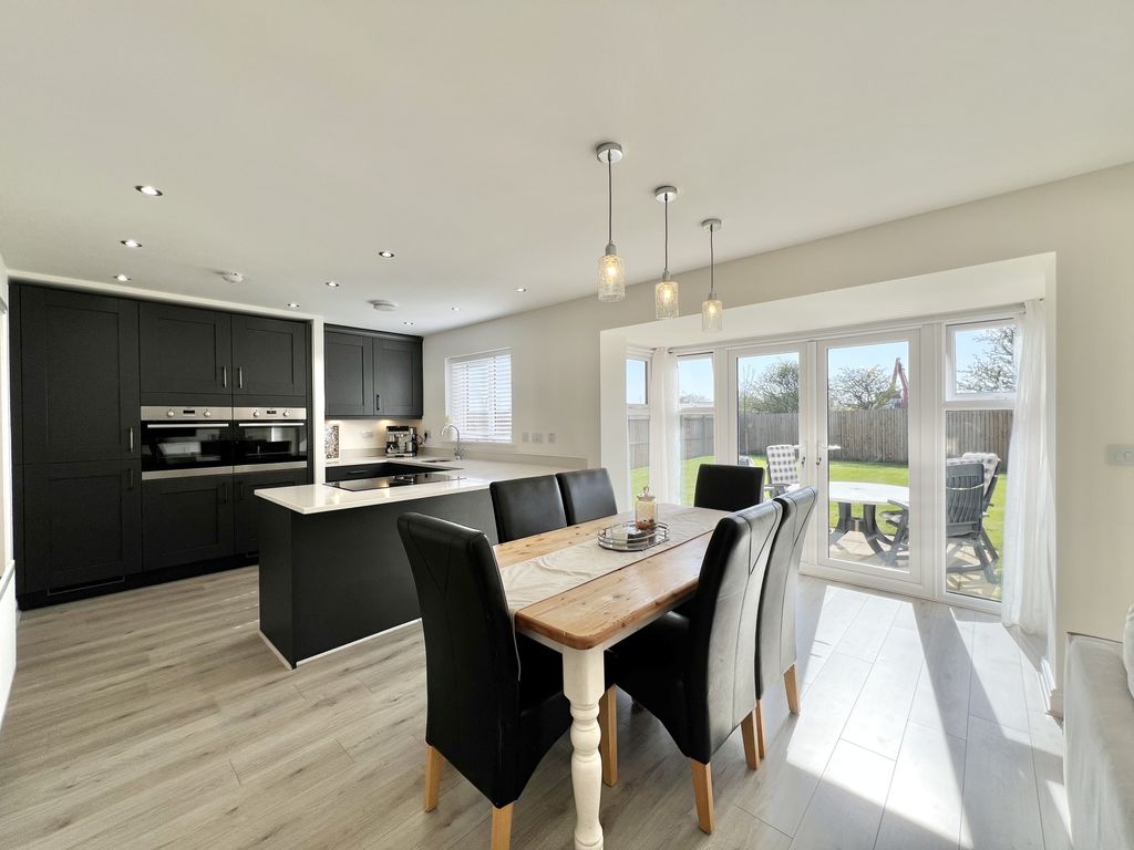 Property photo 3 of 25