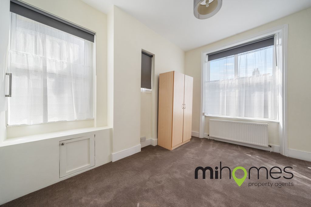 Property photo 3 of 12