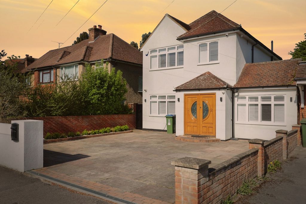 Property photo 1 of 24