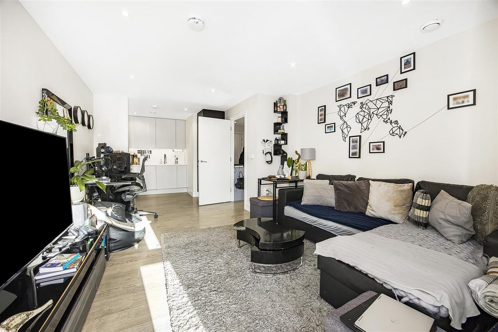 Property photo 2 of 12 5