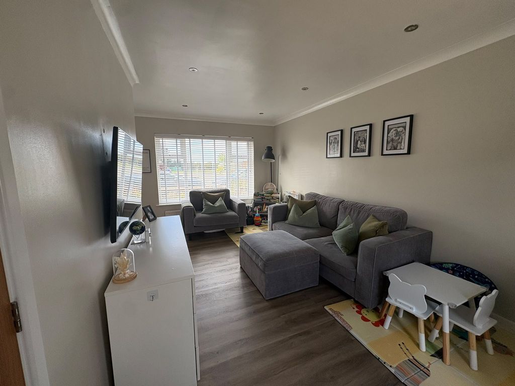 Property photo 3 of 18 Living Area
