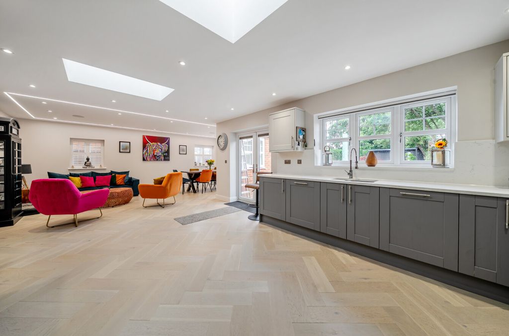 Property photo 2 of 21 1472297-31-6A2176...
