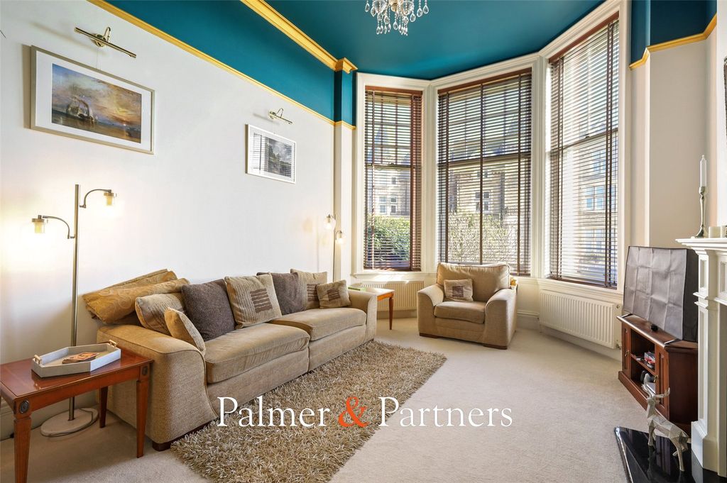 Property photo 2 of 26 Picture No. 14