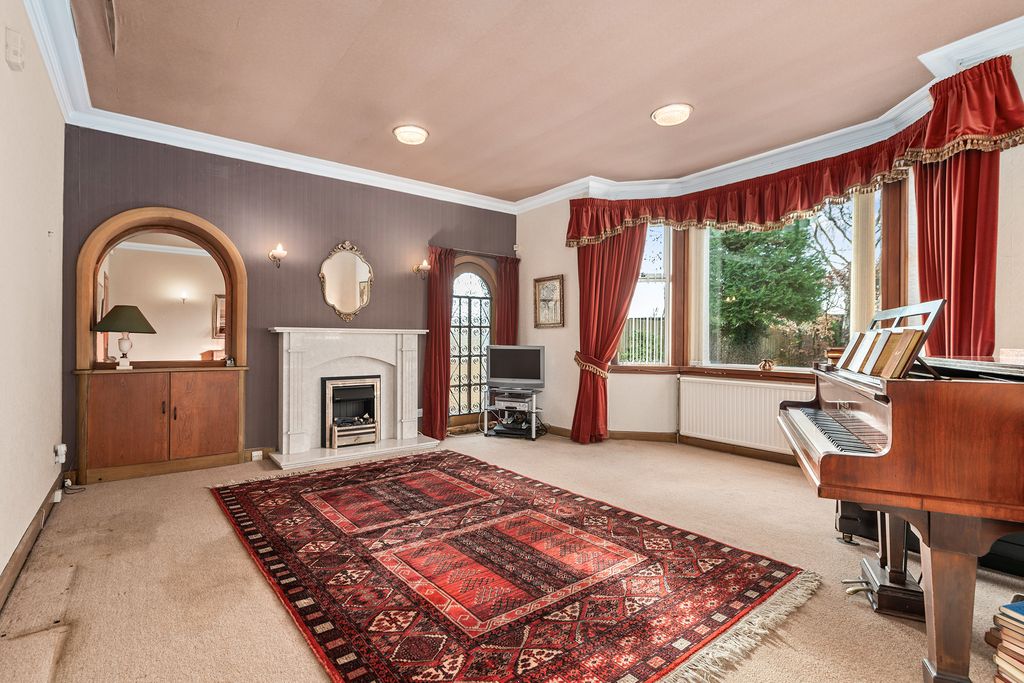 Property photo 3 of 34