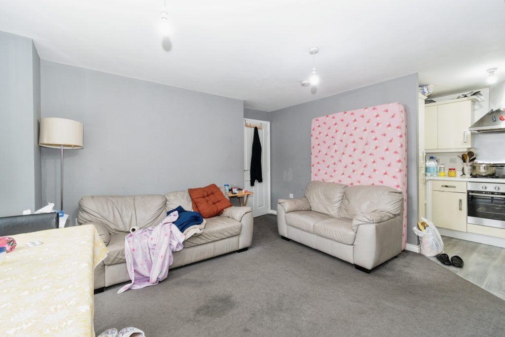 Property photo 3 of 9
