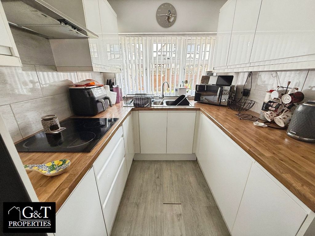 Property photo 2 of 22