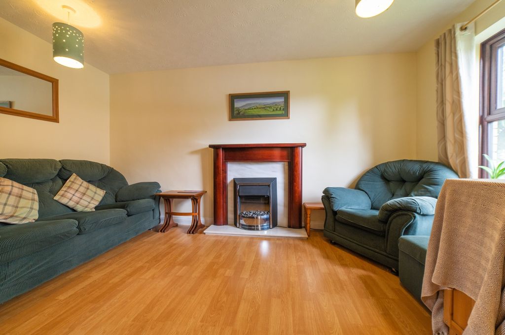 Property photo 3 of 15