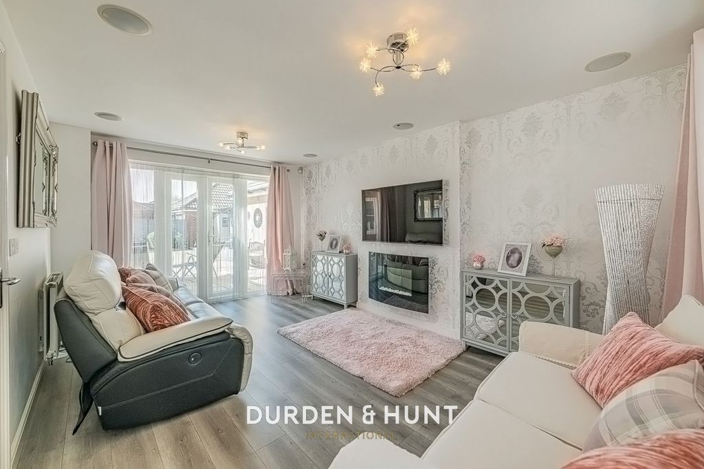 Property photo 2 of 45