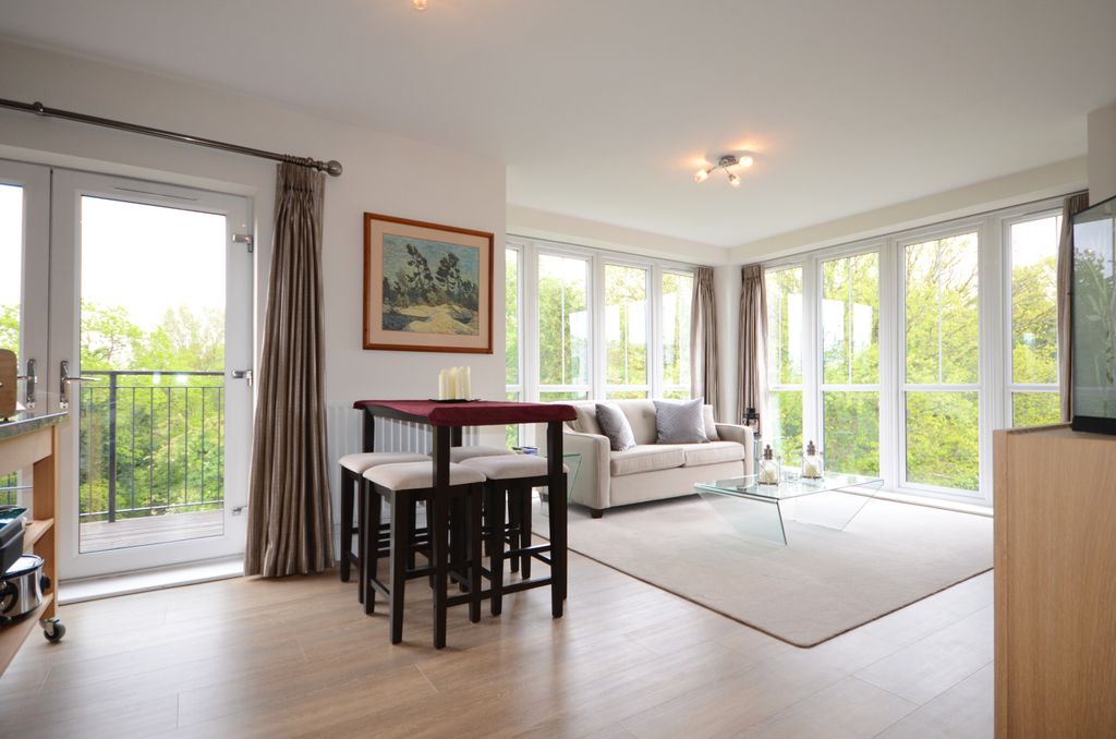 Property photo 2 of 7 Lr 3