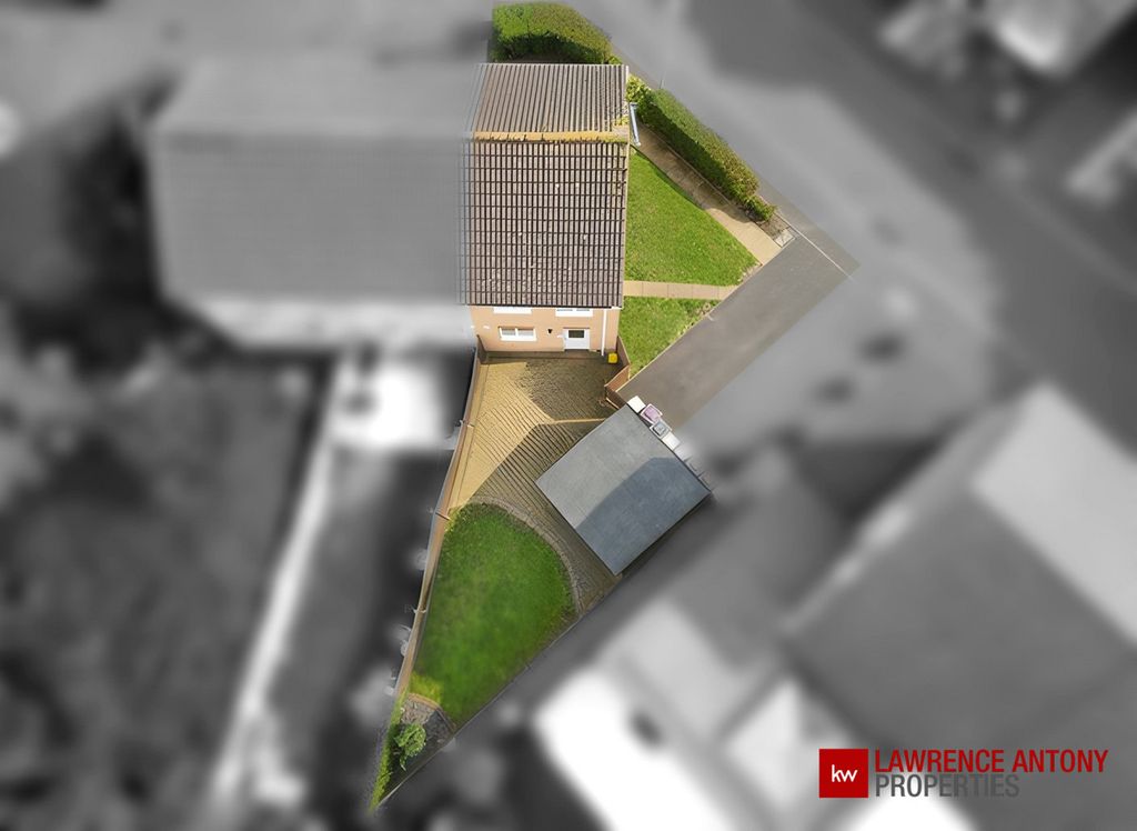 Property photo 2 of 21