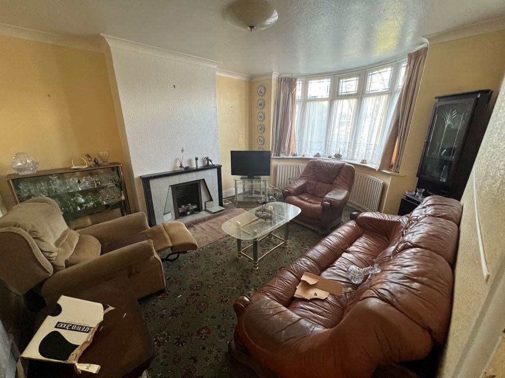 Property photo 3 of 11