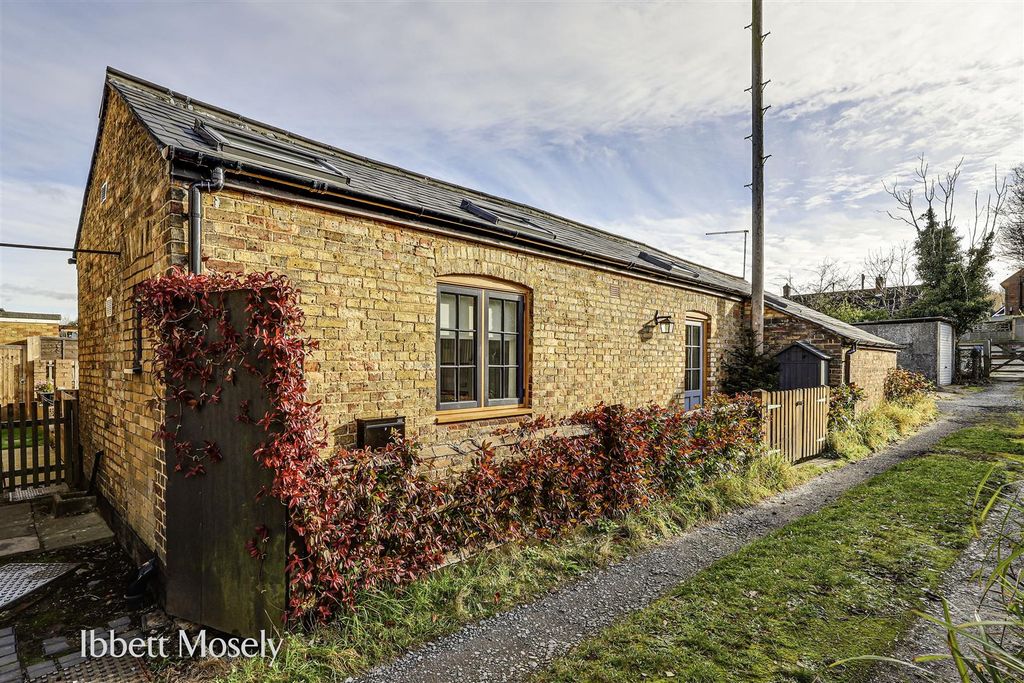 Property photo 1 of 9 1 Front.Jpg