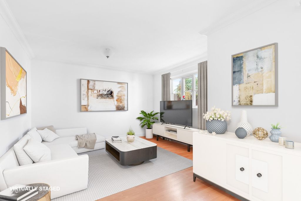 Property photo 2 of 20 4881062