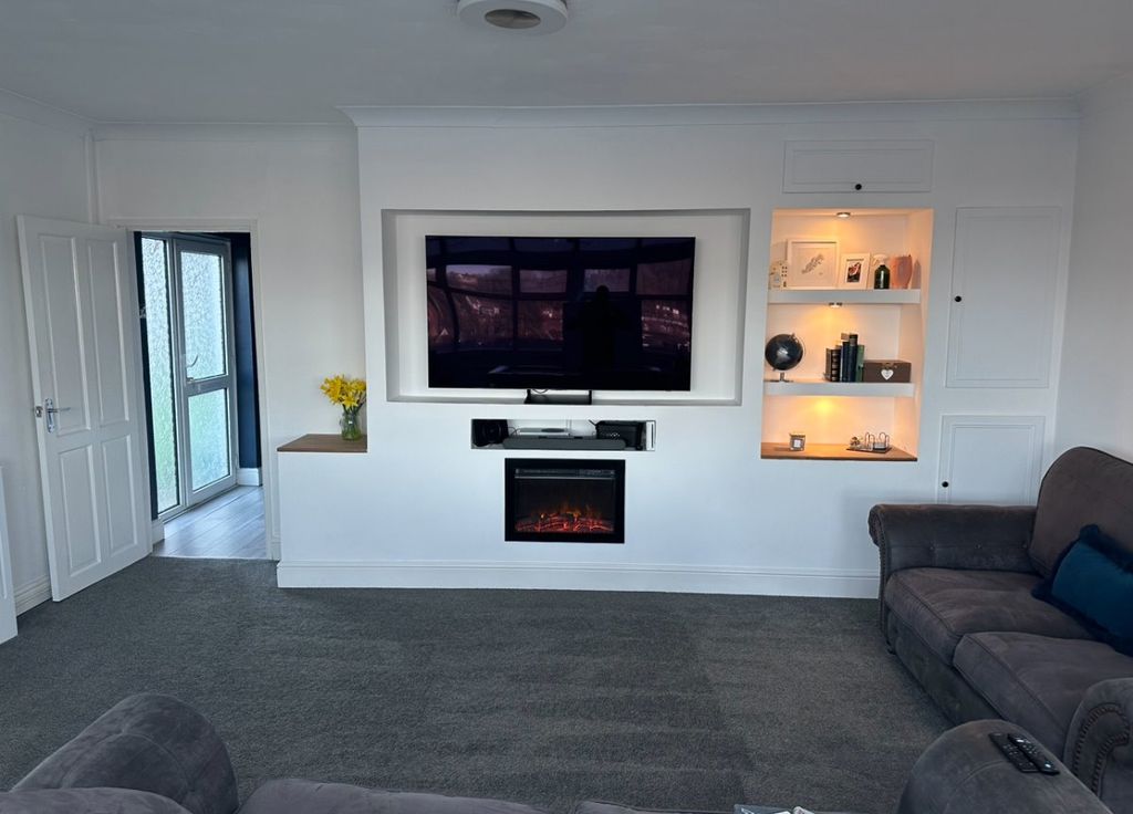 Property photo 3 of 12 Gallery
