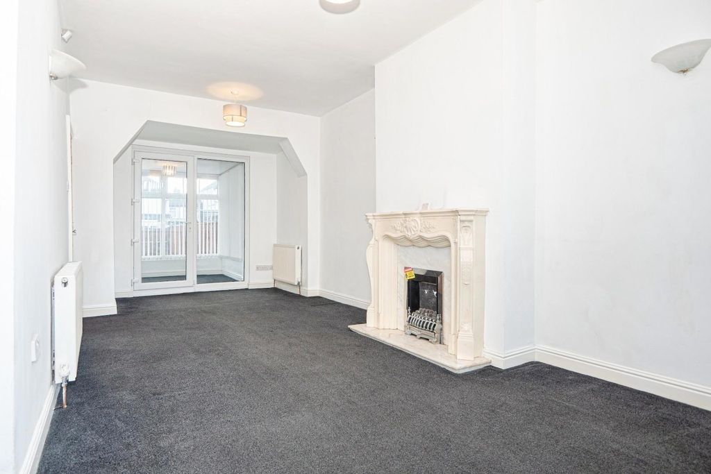 Property photo 2 of 23 Living Room